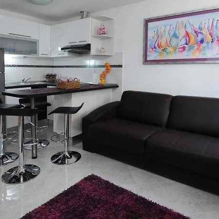 Apartment Orhideja Split